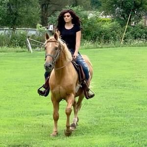 Meet your Posher, Emma